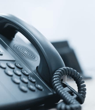 Image d'un téléphone fixe pour illustrer appel faux collaborateurs AMF